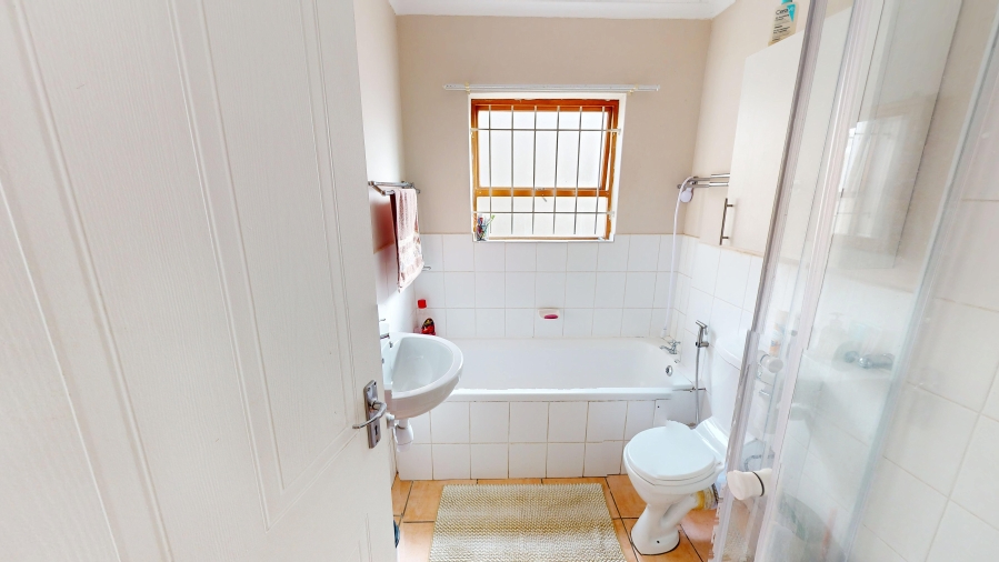 2 Bedroom Property for Sale in Onverwacht Western Cape